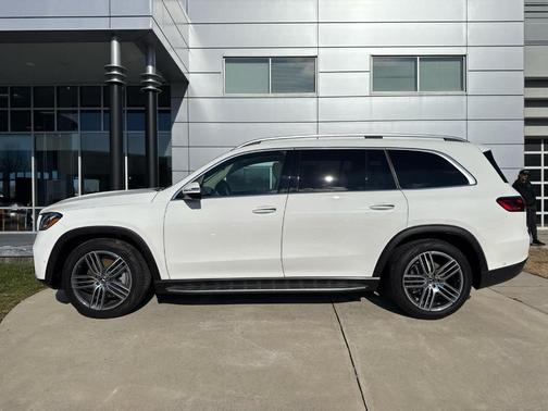2025 Mercedes-Benz GLS 450 4MATIC