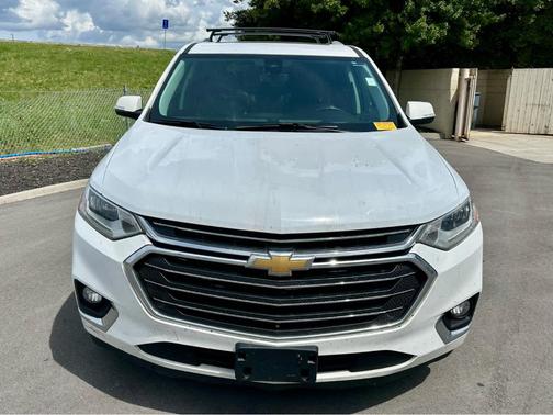 Summit White 2018 Chevrolet Traverse Premier