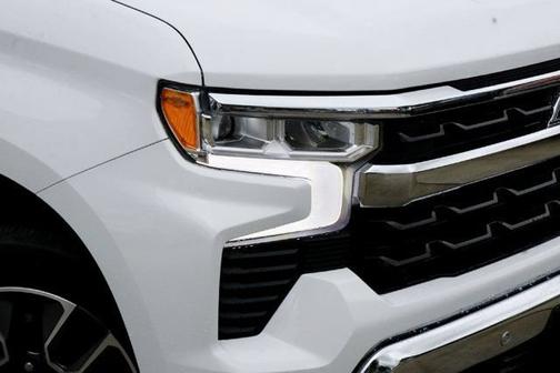 Summit White 2025 Chevrolet Silverado 1500 LT