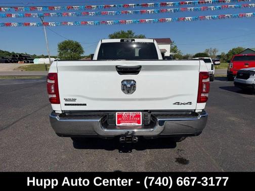 Bright White Clearcoat 2023 RAM 3500 Big Horn Crew Cab 4x4 8' Box