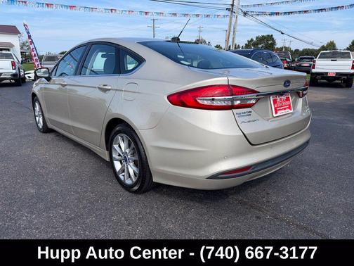 White Gold 2017 Ford Fusion SE
