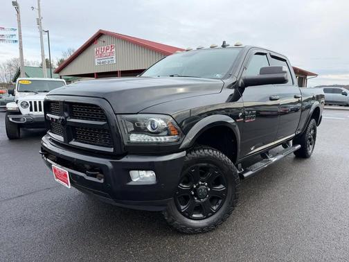 2017 RAM 3500 Laramie Crew Cab 4x4 6'4' Box