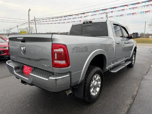 2022 RAM 2500 Laramie Crew Cab 4x4 6'4' Box