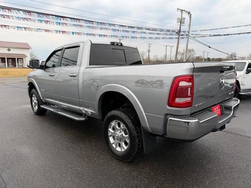 2022 RAM 2500 Laramie Crew Cab 4x4 6'4' Box