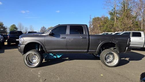 2022 RAM 2500 Laramie Crew Cab 4x4 6'4' Box