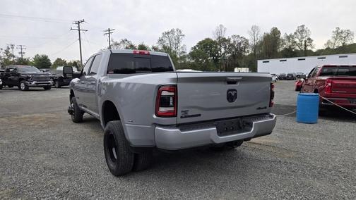 2024 RAM 3500 Laramie Crew Cab 4x4 8' Box