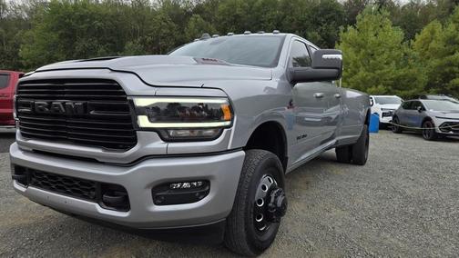 2024 RAM 3500 Laramie Crew Cab 4x4 8' Box