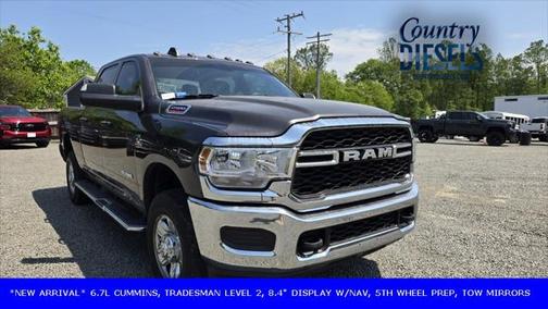 2022 RAM 2500 Tradesman Crew Cab 4x4 6'4' Box