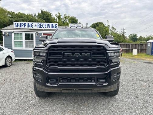 Diamond Black Crystal Pearlcoat 2022 RAM 3500 Limited Mega Cab 4x4 6'4' Box