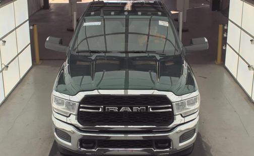 2022 RAM 2500 Tradesman Crew Cab 4x4 8' Box
