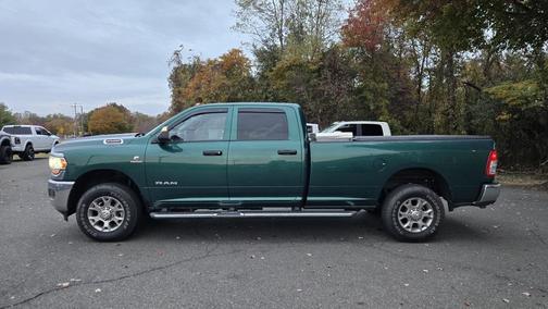 2022 RAM 2500 Tradesman Crew Cab 4x4 8' Box