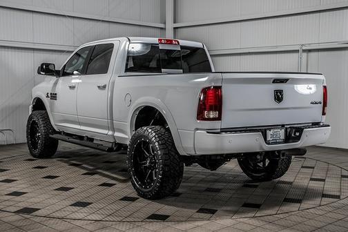 2017 RAM 2500 Laramie Crew Cab 4x4 6'4' Box