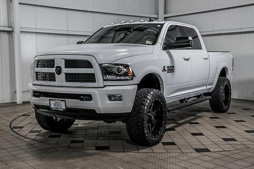 2017 RAM 2500 Laramie Crew Cab 4x4 6'4' Box