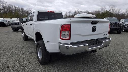 2023 RAM 3500 Tradesman Crew Cab 4x4 8' Box