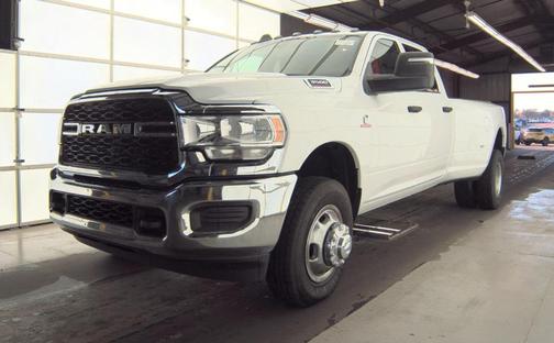 2023 RAM 3500 Tradesman Crew Cab 4x4 8' Box