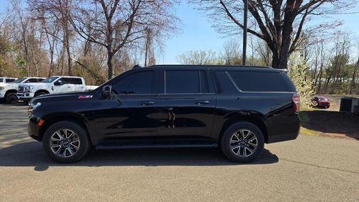 Black 2023 Chevrolet Suburban 4WD Z71