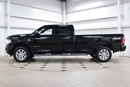 Diamond Black Crystal Pearlcoat 2022 RAM 2500 Lone Star