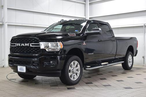 Diamond Black Crystal Pearlcoat 2022 RAM 2500 Lone Star