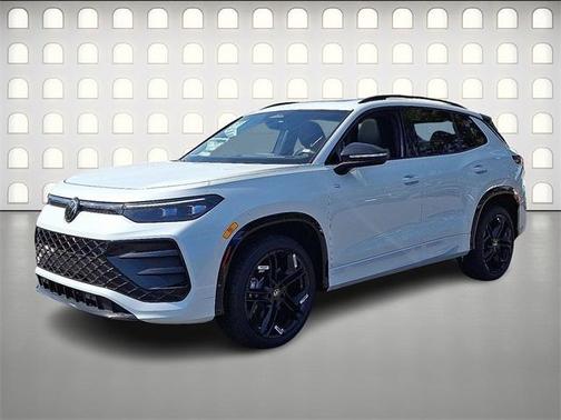 2025 Volkswagen Tiguan 2.0T SE R-Line Black