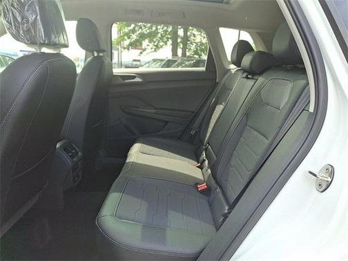 2025 Volkswagen Taos 1.5T SE Black
