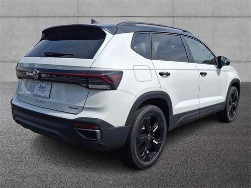 2025 Volkswagen Taos 1.5T SE Black
