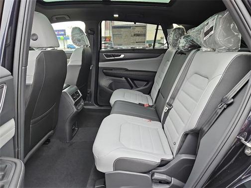 2025 Volkswagen Atlas Cross Sport 2.0T SEL