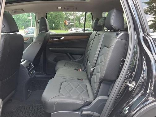2025 Volkswagen Atlas 2.0T SE