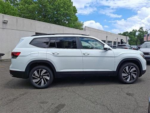 2025 Volkswagen Atlas 2.0T SE