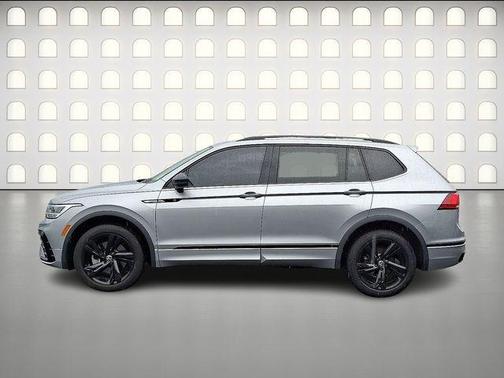Pyrite Silver Metallic 2023 Volkswagen Tiguan 2.0T SE R-Line Black