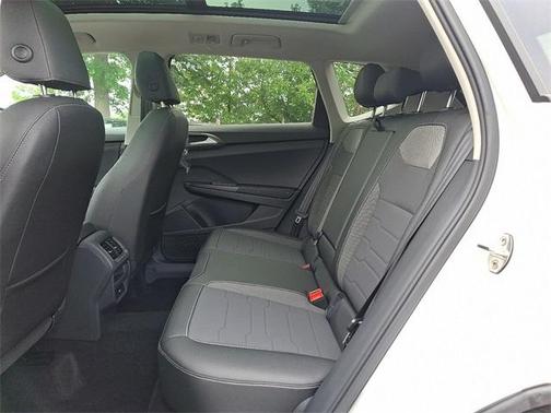 2025 Volkswagen Taos 1.5T SE Black
