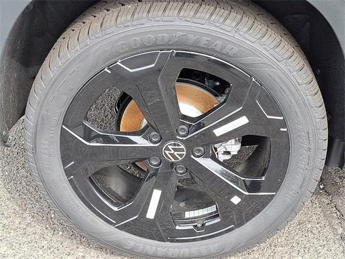 2025 Volkswagen Taos 1.5T SEL