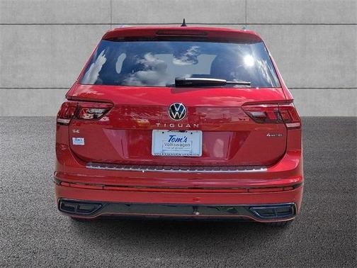 2024 Volkswagen Tiguan 2.0T SE R-Line Black