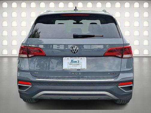 Pure Gray 2023 Volkswagen Taos 1.5T SE