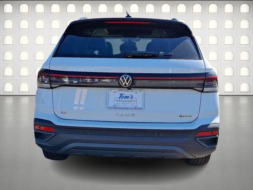 2025 Volkswagen Taos 1.5T SE Black