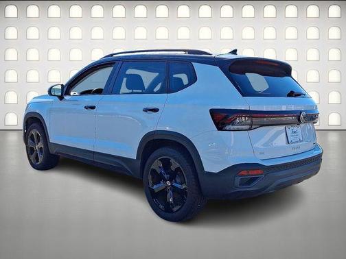 2025 Volkswagen Taos 1.5T SE Black