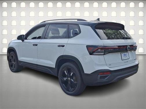 2025 Volkswagen Taos 1.5T SE Black