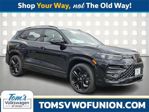 2026 Volkswagen Tiguan 2.0T SE R-Line Black