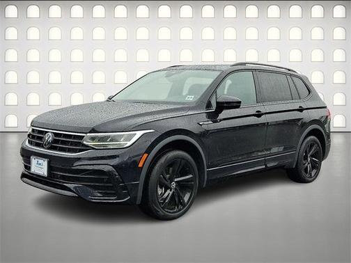 2024 Volkswagen Tiguan 2.0T SE R-Line Black