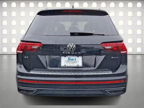 2024 Volkswagen Tiguan 2.0T SE R-Line Black