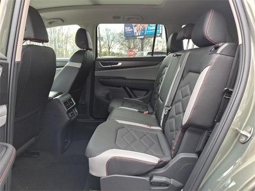2025 Volkswagen Atlas 2.0T Peak Edition
