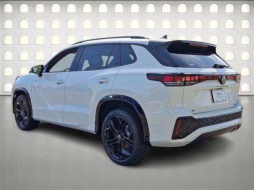 2025 Volkswagen Tiguan 2.0T SE R-Line Black
