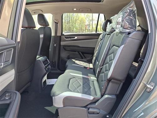 2025 Volkswagen Atlas 2.0T Peak Edition