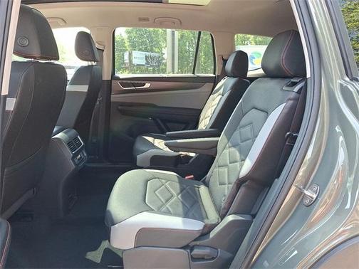 2025 Volkswagen Atlas 2.0T Peak Edition