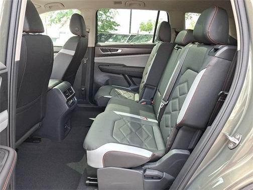 2025 Volkswagen Atlas 2.0T Peak Edition