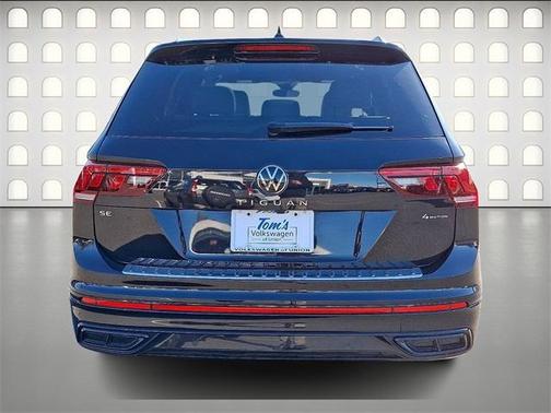 2024 Volkswagen Tiguan 2.0T SE R-Line Black