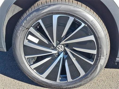 2025 Volkswagen ID.4 Pro