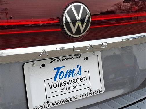 2025 Volkswagen Atlas 2.0T SE