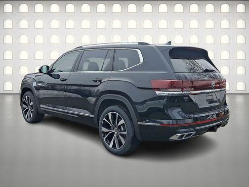 Deep Black Pearl Effect 2026 Volkswagen Atlas 2.0T SEL Premium R-Line