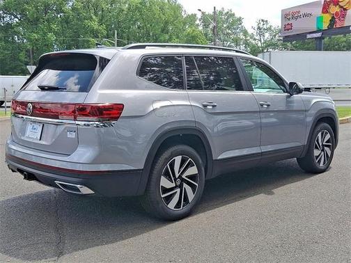 2025 Volkswagen Atlas 2.0T SE