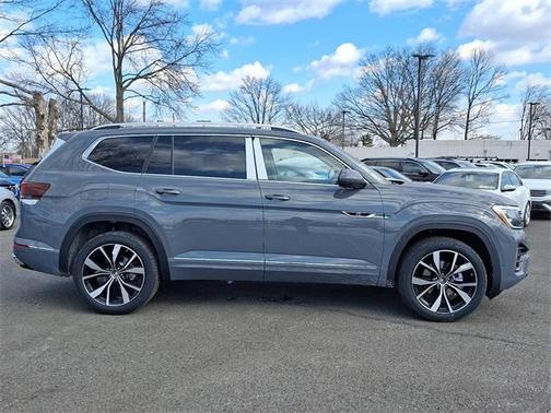 2025 Volkswagen Atlas 2.0T SEL Premium R-Line